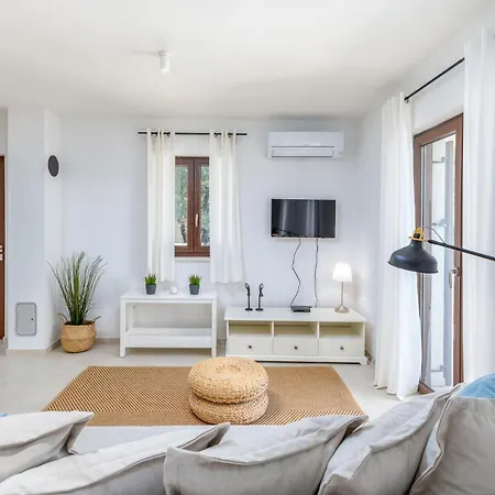 Luxurious In Betiga Barbariga